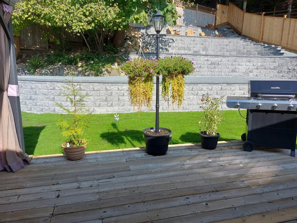 12eaba50-8aa9-45f2-9d3e-2e80672ab3ac-1