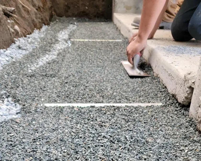 4-Allan-block-final-grade-screed-barsgeneral-use-840x675-1