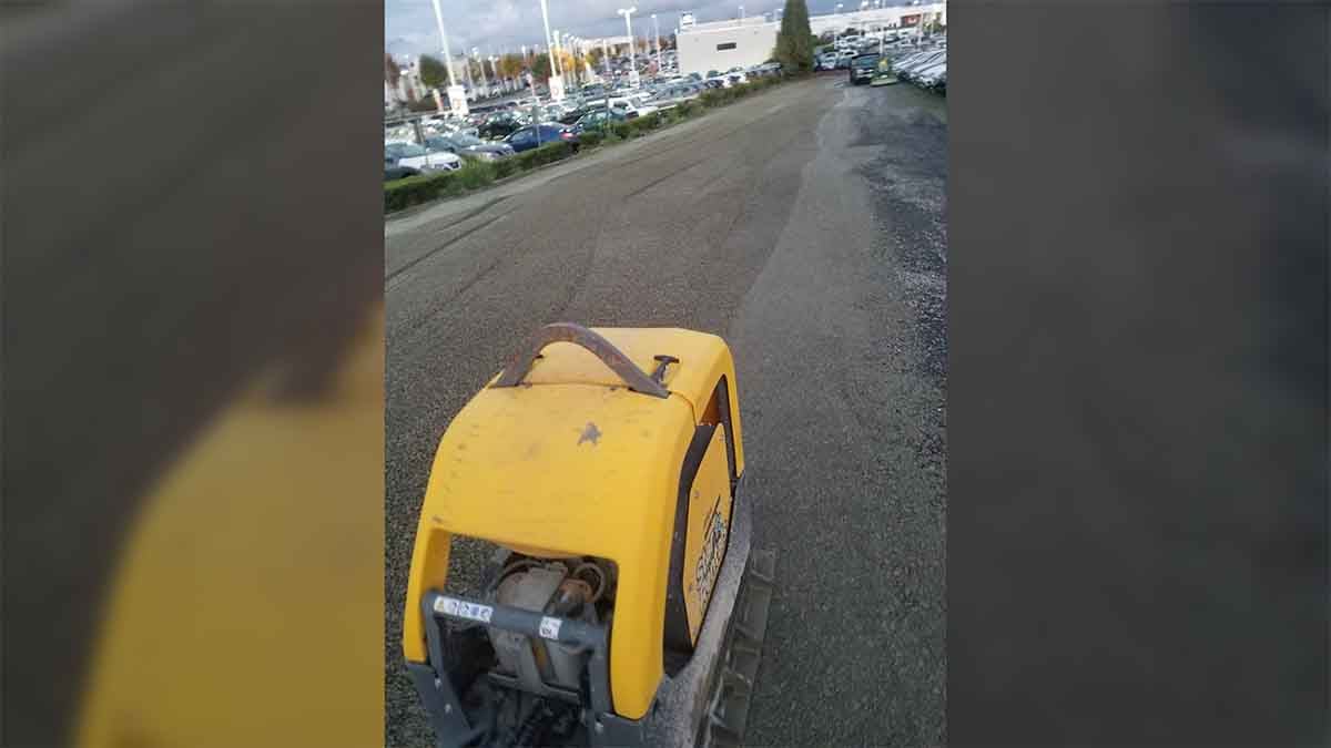 Abbotsford Volkswagen Gravel Parking Photo 7