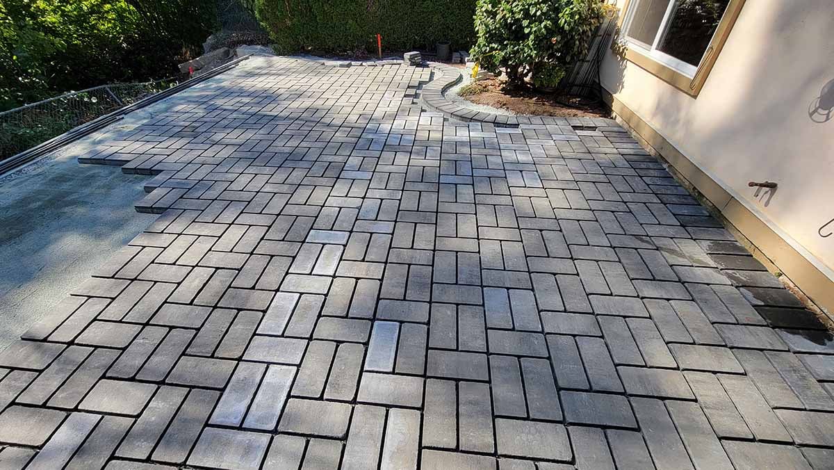 Backyard-Patio-Walkway-11