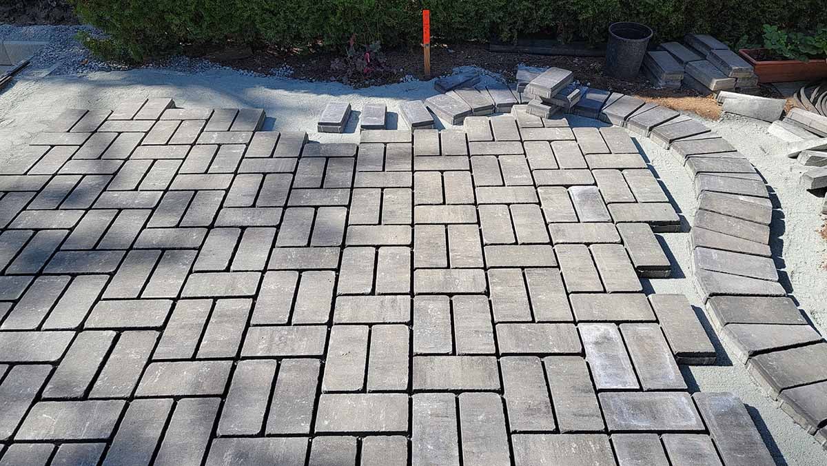 Backyard-Patio-Walkway-12