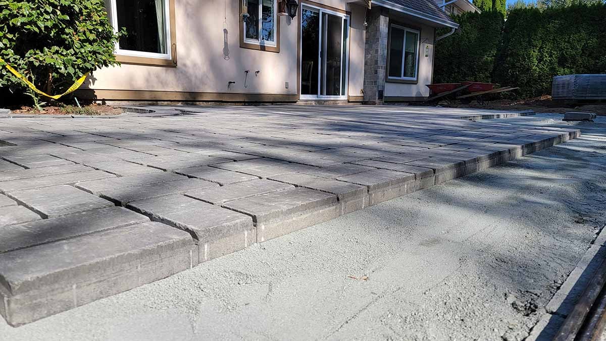 Backyard-Patio-Walkway-13