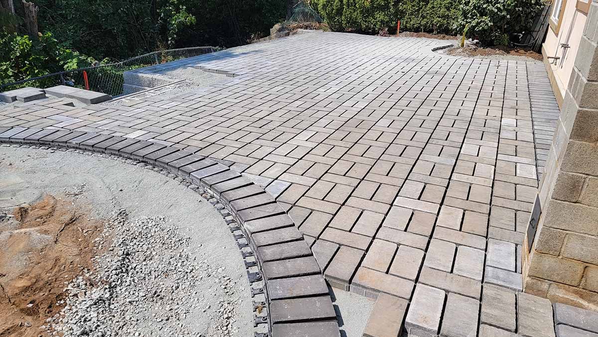 Backyard-Patio-Walkway-14