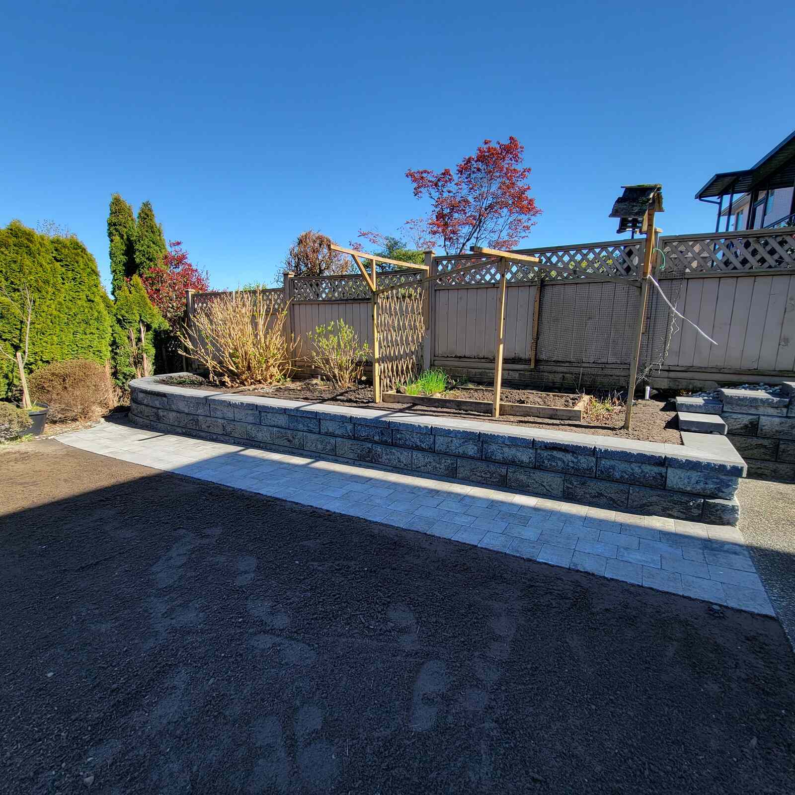 12_raised-garden-bed-with-stone-retaining-wall-and-pavers-built-by-back40-landscaping-in-burnaby-bc