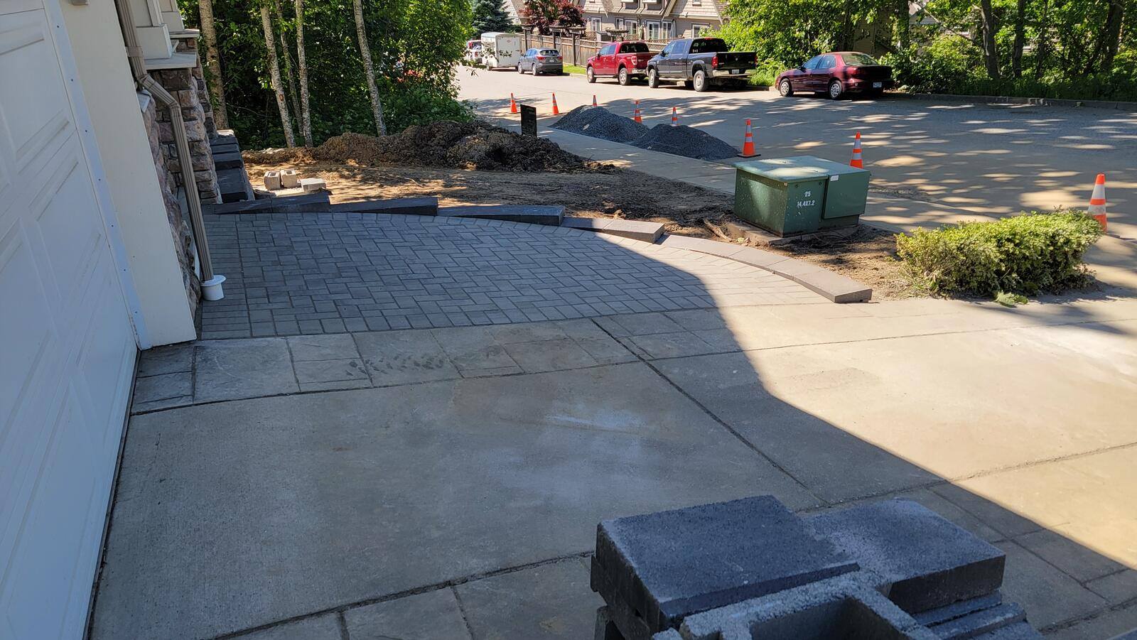 6_driveway-and-sidewalk-prep-for-hardscaping-with-curb-details-in-chilliwack