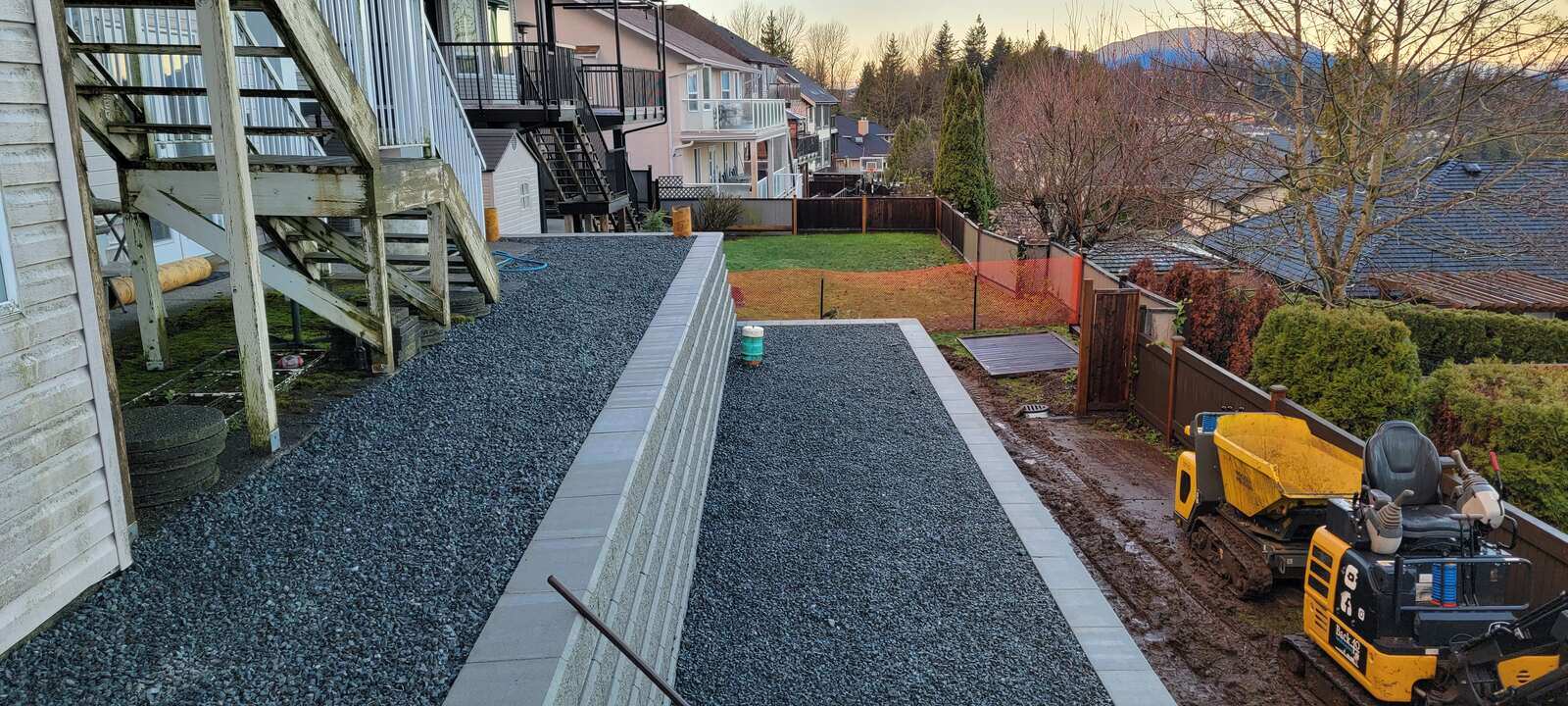 18_completed-staircase-with-detailed-retaining-wall-design-by-back40-landscaping-in-chilliwack-bc