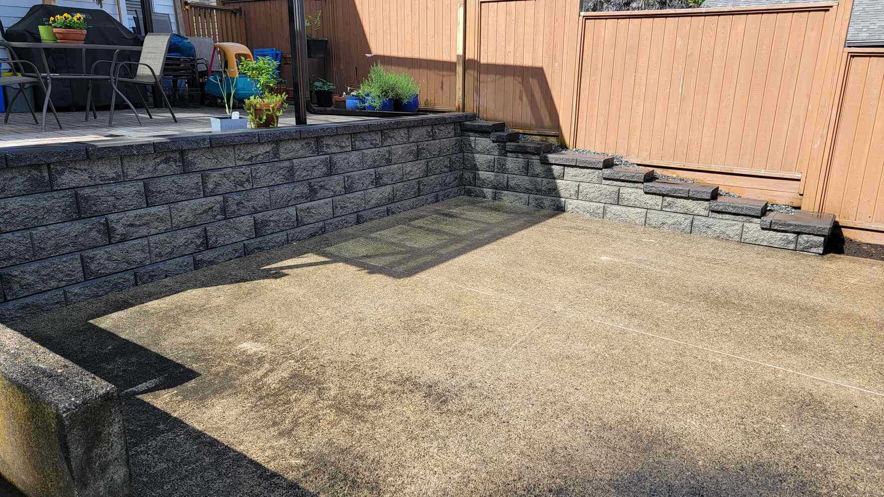 10_finished-retaining-wall-with-landscaping-elements-and-steps-built-by-back40-landscaping-langley-bc