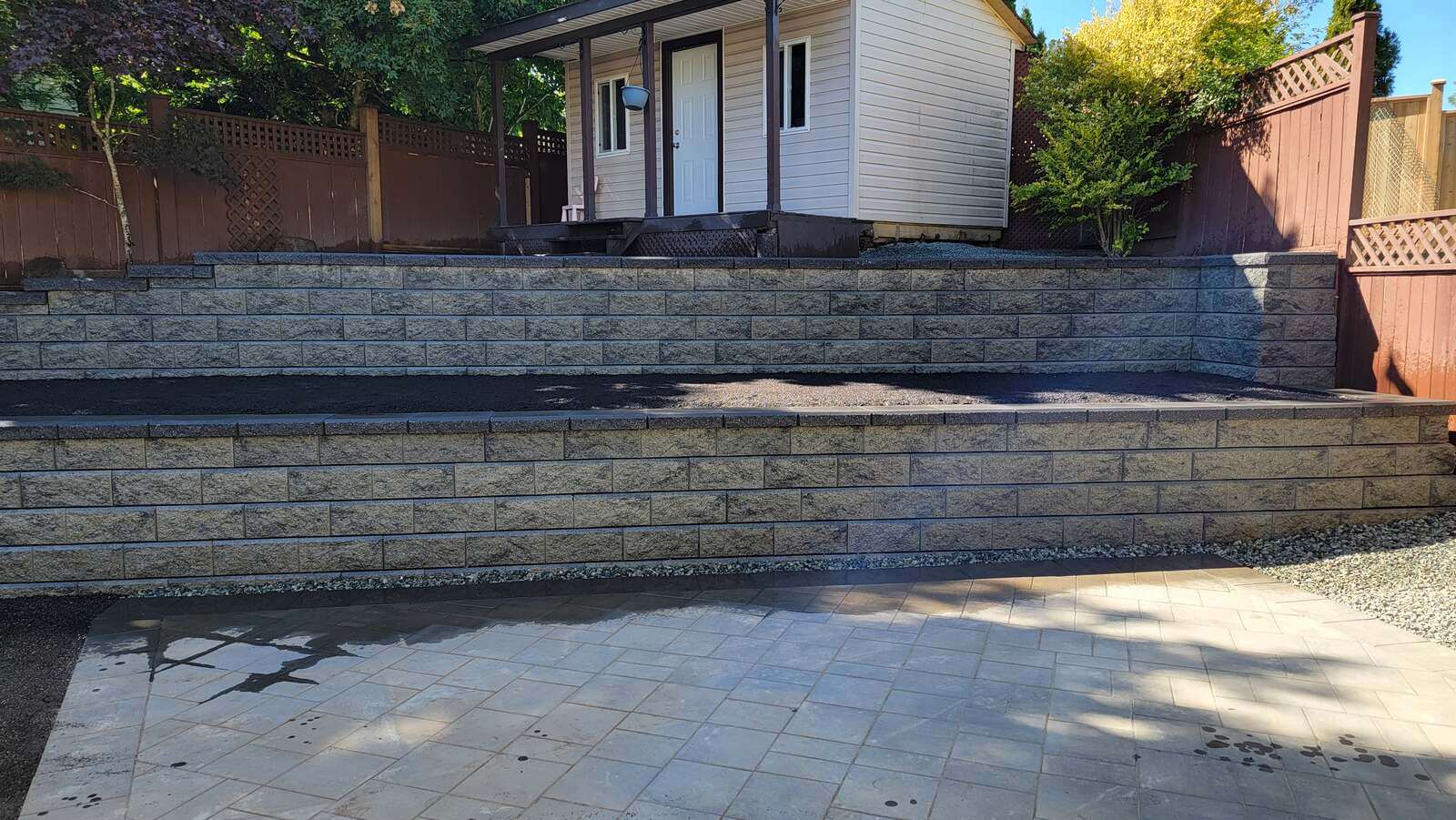 20_Completed retaining wall and landscaping project by Back40 Landscaping in Mission, BC
