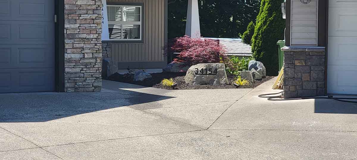 Front Yard Landscaping Project Photo 10