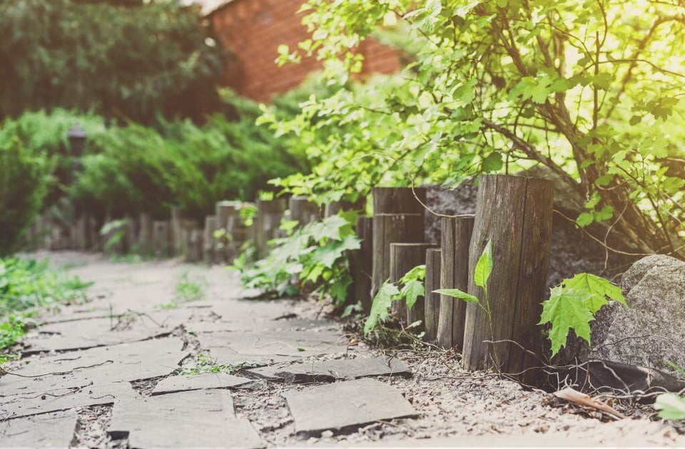 paver-path-outdoor-living