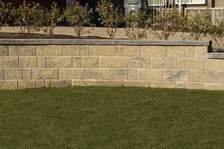 hardscape-concrete-pisa-3ne-retaining-wall-landscape-material-2-768x512-2