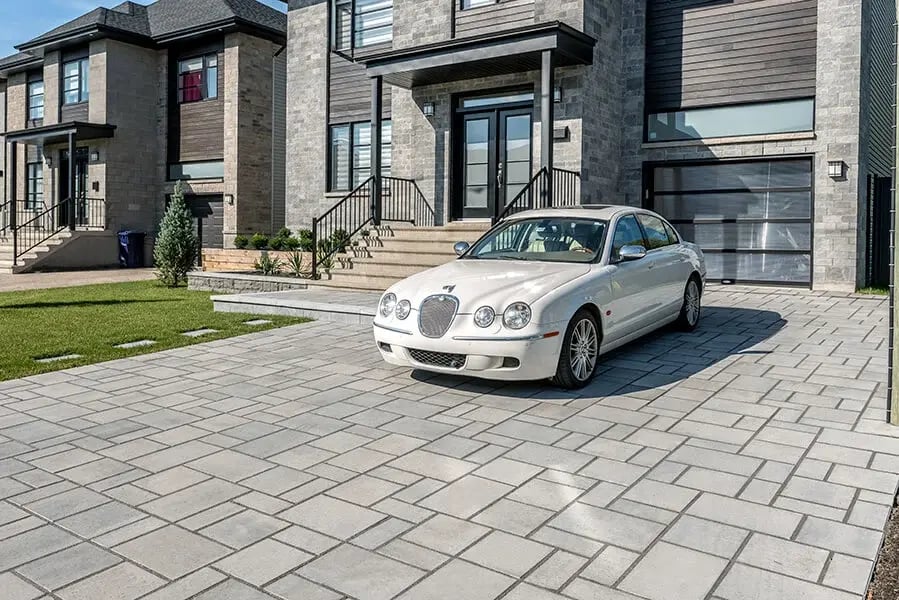 pavers-blu-80-smooth-paves-140909_2864_pi