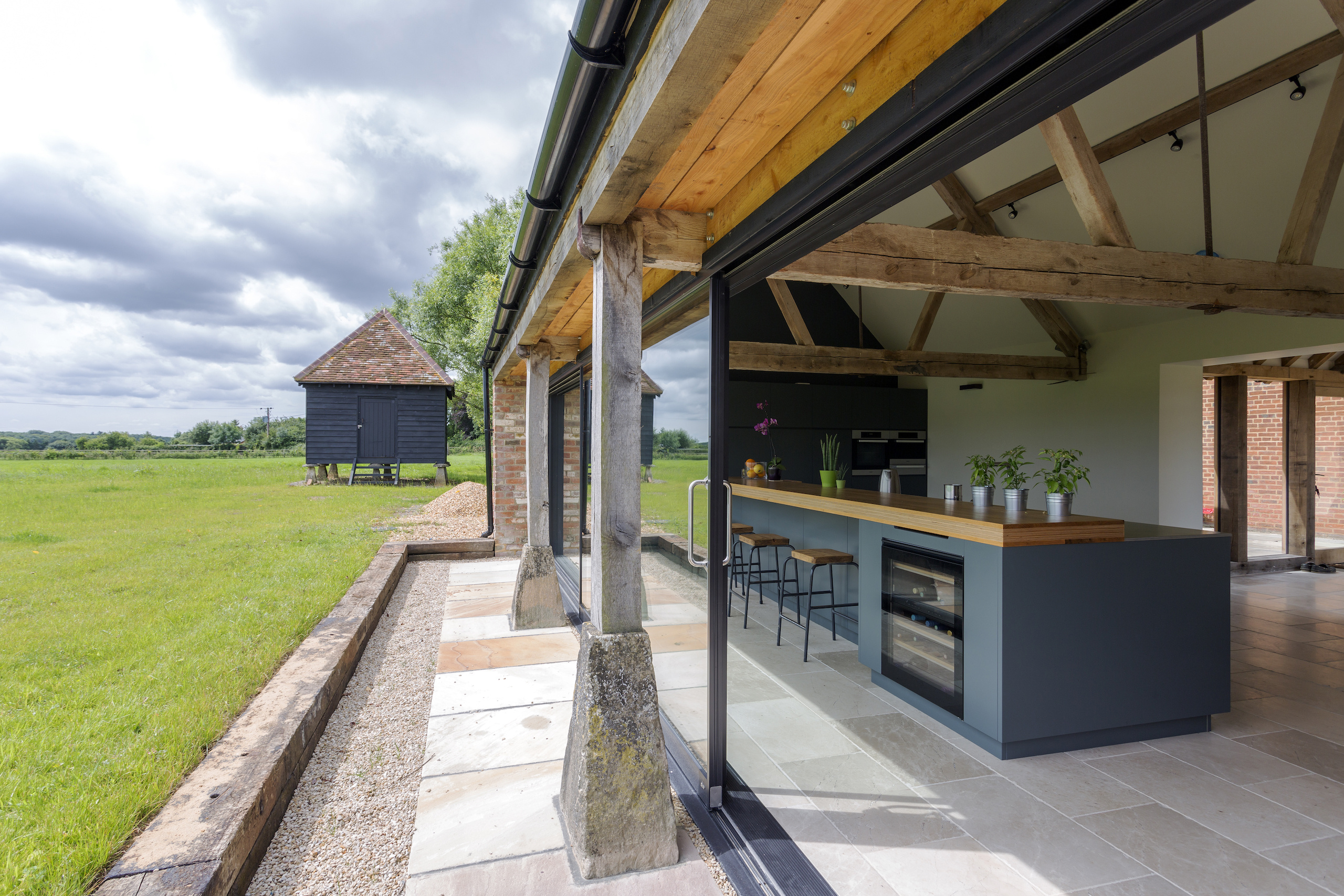 How To Design The Best Outdoor Cooking Space